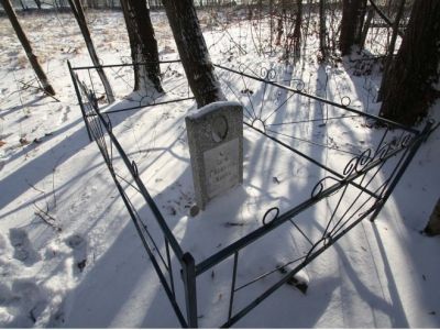 Могила поэта Г.Хариса