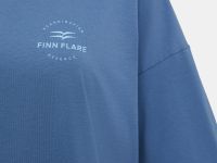 Оверсайз футболка со спущенным плечом