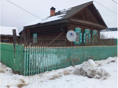 Усадьба: дом жилой, амбар