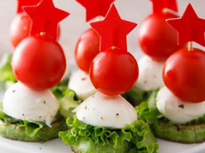 Канапе на шпажках на праздничный стол: рецепты и идеи оформления