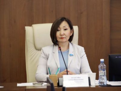 Алена Атласова: «Поддержка стобалльников ЕГЭ – хороший стимул для школьников к получению знаний»