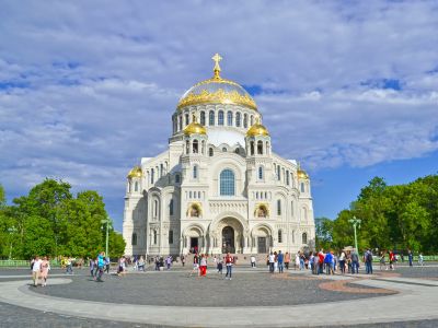 В Петергоф и Кронштадт на «Метеоре» или катамаране (Мегатур на метеоре/катамаране в Петергоф и Кронштадт по воде)