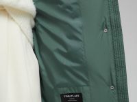 Утепленное пальто с капюшоном