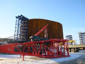 Почему спуск коффердама на реку Лену отложили на весну 2026 года, объяснили строители