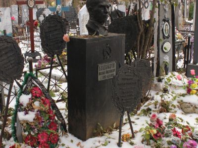 Надгробие на могиле М.Н. Владимирова