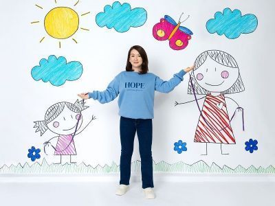 АЭБ и Knit&Fit выпустили благотворительный мерч в поддержку детей, борющихся с онкологией