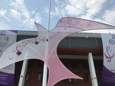 Свыше 1000 молодых исполнителей примут участие в международном конкурсе «Розовая чайка» в Якутии