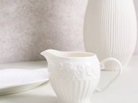 Молочник Emboss White