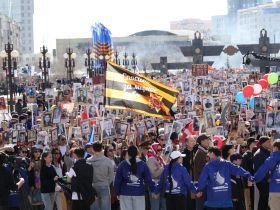 Фото. В Якутске акция «Бессмертный полк» собрала более 50 тысяч человек