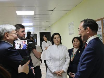 Глава республики Айсен Николаев в первую очередь побывал в МЦРБ
