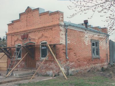 Дом, в котором в 1929-30 гг. размещалось правление коммуны им. Калинина