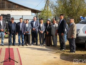 Передвижные лаборатории передали ветеринарным службам Якутии