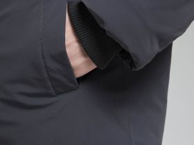 Утепленная куртка с капюшоном