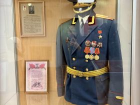 Открылась выставка к 100-летию Якутской национальной военной школы