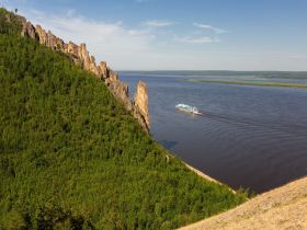 Сплав по реке Лена с посещением Ленских Столбов, тукуланов-песков Самыс Кумага и Кысыл Элэсин