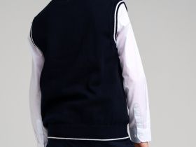 Жилет трикотажный для девочек