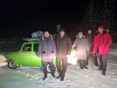 Известные блогеры путешествуют по Якутии на стареньком «Москвиче»