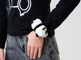 Игрушка-браслет меховой на руку - Панда