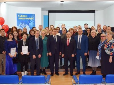 Лучшие энергетики ЗЭС отмечены наградами