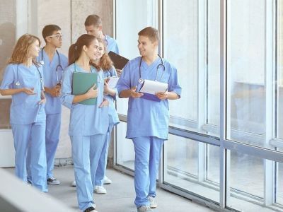 Путин предложил создать студенческие медицинские отряды