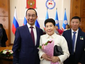 Госнаграды вручили якутянам в преддверии Дня республики