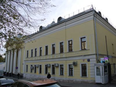 Служебный флигель, 1841 г., 1907 г., архитектор Р.И.Клейн