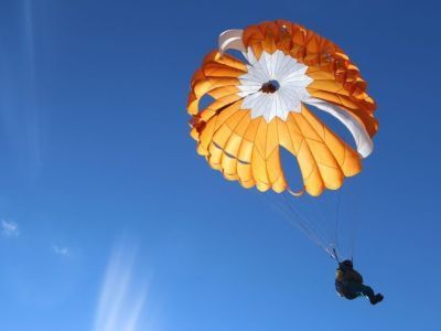 К Сунтарскому отделению «Авиалесоохраны» присоединятся 10 новых парашютистов