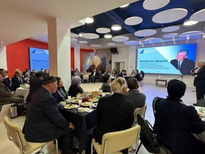 В Николаев-центре провели собрание общественности «Встреча друзей» в честь первого президента Якутии