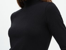 Джемпер с коротким рукавом и воротником-стойкой