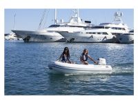 4х-тактный лодочный мотор SUZUKI DF6AS. белый