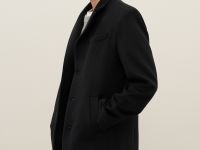 Мужское полупальто прямого силуэта