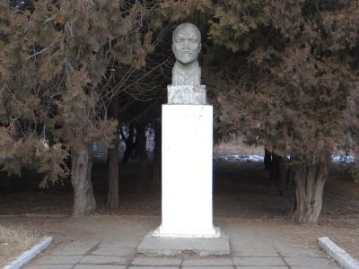 Бюст В.И. Ленину