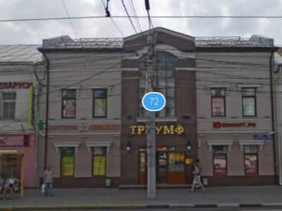 Жилой дом с лавкой