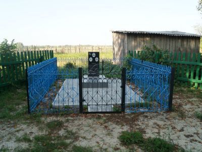 Братская могила 34 советских воинов и партизан, погибших в 1941-1943 гг. в боях с немецко-фашистскими захватчиками