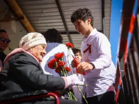 Ветерана Валентину Ефремову поздравили в Якутске с наступающим Днем Победы