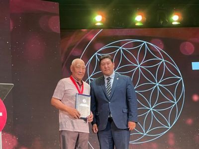 Выдающимся врачам Якутии вручен орден «Во славу и пользу республики»