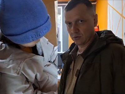 В Якутске водитель нашёл потерявшуюся девочку и привез в полицию