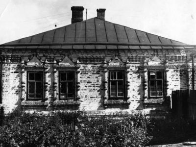 Жилой дом (во дворе)