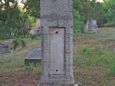 Могила Дионисия Толуза/кова/