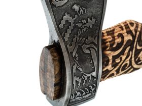 Топор Медведь средний, гравированный