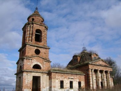 Бывшая Михайлоархангельская церковь