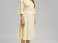 Приталенное платье миди со льном