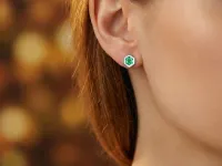 Пусеты из серебра с изумрудами э0678пс09251201