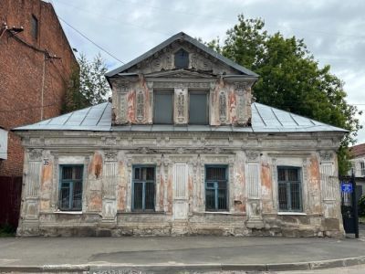 Дом с мезонином