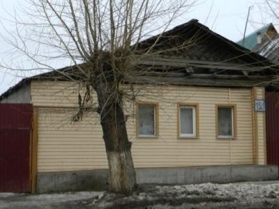 Дом, где в 1942-1943 гг. жил писатель И.А. Новиков