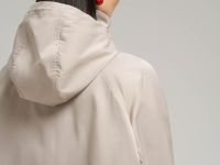 Ветровка со съемным капюшоном