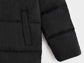 Стеганый пуховик с воротником-стойкой