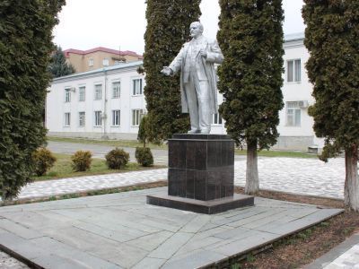 Бюст В.И. Ленину