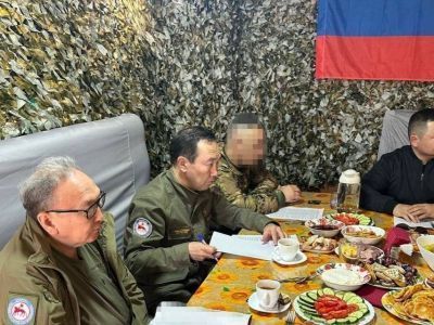 Айсен Николаев встретился в зоне СВО с военнослужащими из Якутии