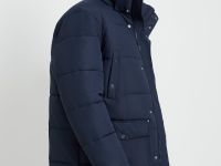 Утепленное полупальто с накладными карманами и капюшоном